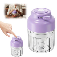 Mini voedselhakker met draadloze USB-aansluiting voor het malen van groenten en knoflook.