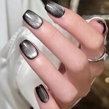 Faux ongles œil de chat 5 couleurs avec un élégant design scintillant pour une manucure à domicile longue tenue