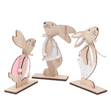 Rustieke etagère decoratie, vrijstaande tafeldecoratie met handgemaakte houten paashaasjes, stevige en betrouwbare houten konijntjes met