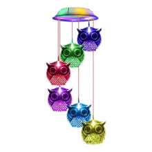 Ideia de presente para mãe e avó: Sinos de vento com iluminação automática, movidos a energia solar e com luzes que mudam de cor. Decoração