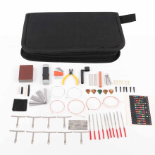 Premium gitarpleiesett inkluderer radiusmålere for understrenger, unbrakonøkler, strengemekanismelinjal og bropinner i bæreveske for ukulele, bass
