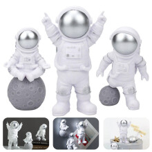 Resin Material Space Cake Toppers Miniature Astronaut Toys Outer Space Theme Party Decorations Photography Props Gift For Space Lovers Home Ornament