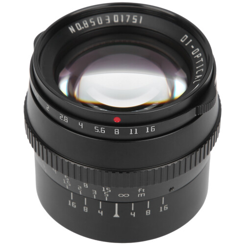 Bokeh Effect Large Aperture Manual Focus Portrait Lens APS-C Format Low Light Performance Mirrorless Camera Compatibility Optical Structure