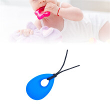 Himmelblauer weicher Silikon-Babykauwerkette mit Teeter-Anhänger, Sinnesspielzeug