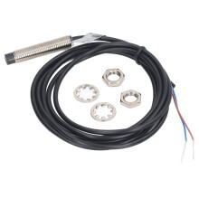 Nabijheidssensor voor industriële automatisering, scheidingsschakelaar met anti-interferentiefunctie, detectieafstand 2 mm, IP67 water- en