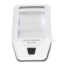 Ganzseitenlupe mit 3-facher Vergrößerung, LED-Beleuchtung und Druckschalter, ergonomische Form für freihändige Nutzung und klare Bildqualität
