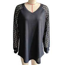 Bluse aus Waffelstrick mit Spitzenärmeln für Damen in großen Größen. Weiches und bequemes, lässiges Kurzarmtop mit femininer Note.