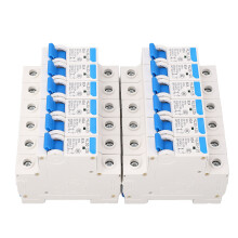 Disjoncteur miniature pour montage sur rail DIN destiné aux installations commerciales, offrant une connexion fiable et une installation facile.