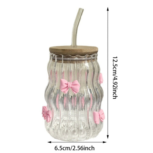 Geriffelte Glasbecher mit Deckel und Strohhalm – 450 ml 2
