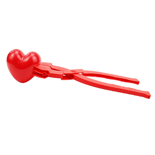 Heart-shaped snowball maker for playground snow fights 1
