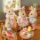 Calico Critters Οικογένεια Κουνελιών Γάλακτος, Σετ 4 Συλλεκτικών Φιγούρων Κούκλας 4