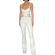 Dámský dvoudílný outfit s vysokým pasem, sexy crop top, rozšířené dlouhé kalhoty, tepláky, dlouhý rukáv, odhalená ramena, společenské
