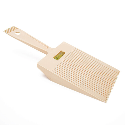 Ergonomic Non Slip Handle Flat Top Guide Comb For Consistent Even Haircuts Versatile Use Compact Design Styling Tool With Liquid Bubble Level 1