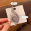 Broche en forme de note de musique ornée de strass et de perles 5
