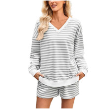 Conjunto deportivo de 2 piezas para mujer: sudadera de manga larga con cuello en V y pantalones cortos a rayas.