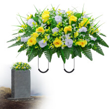 Sadelformede kunstige kirkegårdsblomster - 34Roses UV-resistent mindekrans med rustfri ramme, perfekt til gravsten og gravsteder
