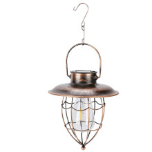 Weerbestendige metalen solar lamp in boerderijstijl, hangende solar lantaarn voor buiten met warmwitte Edison-lamp, geschikt voor paden.