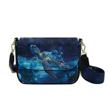 Dámska crossbody kabelka s potlačou morských korytnačiek a ibišteka