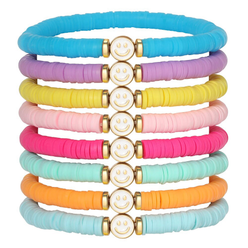 Conjunto de 7 pulseiras em ouro branco com pingentes de coração sorridente e estrela.