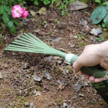 Compact Leaf Collector, 9-Teeth Garden Rake For Streamlined Garden Tasks
