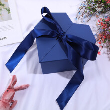 Coffret cadeau de Saint-Valentin en forme de cœur avec ruban et double porte