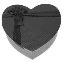 Conjunto de 1 caixa para arranjo floral em formato de coração, feita de papel preto, ideal para ocasiões especiais.