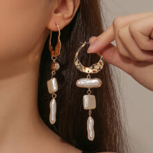 1 Pair Long Golden Irregular Geometric Faux Pearls Drop Earrings Women Large Statement Dangle Earrings Birthday Gift White
