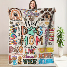 Couverture polaire douce Dog Mom Ever - Motif empreintes de pattes colorées et typographie, flanelle de polyester confortable, cadeau toutes saisons
