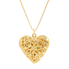 Romance Picture Frame Pendant Necklace Love Heart Shaped with Intricate Engraving Special Gifts for Trendy Women
