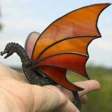 Figurines de dragons réalistes, attrape-soleil dragons en vitrail, objets de collection de créatures mythiques pour patio, pelouse, jardin et cour,