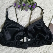 Sutiã feminino fino de seda, cor sólida, sem aro, com bojo macio, tamanhos 36C, 38C, 40C, 44C e 42C.