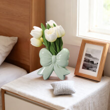 Elegante vaso da fiori in ceramica – Smalto liscio, base stabile, per fiori freschi/secchi, elegante complemento d'arredo, 12,5 x 4,5 x 12 cm, verde