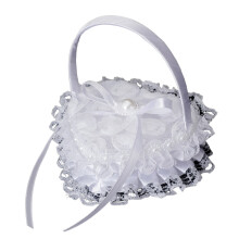 Coussin d'alliances en dentelle à volants, orné d'un nœud papillon rose et de fleurs, pour maintenir l'alliance. Étui à bijoux en dentelle
