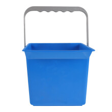 Rechthoekige plastic emmer met handvat voor het dweilen van autovuil en het wassen van ramen. Veelzijdige emmer voor thuis en in de auto.