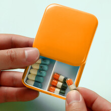 Boîte de rangement mini étanche à l'humidité WZXPWT, étui à pilules de voyage portable avec compartiments amovibles, opaque et résistant aux