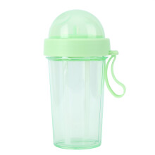 Gourde double usage pour les aventures en plein air, fabriquée avec des matériaux de qualité alimentaire. Gourde portable pour le sport en