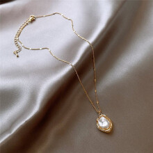 Collier de Perles Irrégulières Collier Léger Accessoires de Niche de Luxe Collier Irrégulier Haut de Gamme Couleur Or