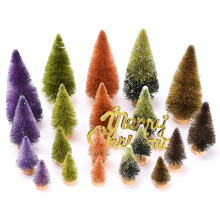 Accesorios para pueblos navideños, árboles de Navidad en miniatura para escaparates y mini jardines, paquete de 20 unidades de pino multicolor con