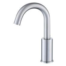Effortless Kitchen Sink Faucet with Brass Construction, Ceramic Valve Core and Aerator Equipped Nozzle for Smooth Water Delivery (1PCS)