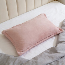 Taille standard pour oreiller : Convient aux oreillers de taille standard mesurant 20 x 26 pouces, assurant un maintien parfait et sécurisé sur