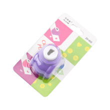 Conjunto de furadores para artesanato com formatos especiais. Ideal para scrapbooking e projetos divertidos.