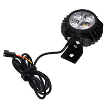 Universelle Fahrzeugleuchte mit hellem LED-Motorradscheinwerfer, Kühlerdesign aus Aluminiumlegierung für optimale Kühlung und Helligkeit.