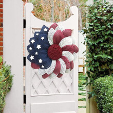 Corona patriótica con la bandera estadounidense: adorno colgante para puerta hecho a mano con forma de flor, perfecto para el 4 de julio, el Día de