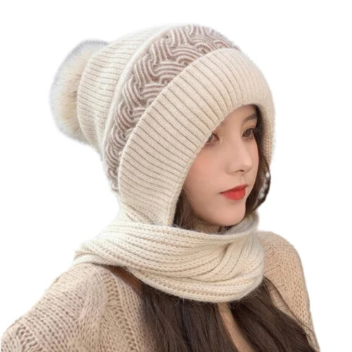 Conjunto feminino de gorro e cachecol de tricô bege com pompom.