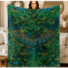 2D Printed Peacock Flannel Blanket – Gorgeous Green Feather Throw, Compatible with Sofa/Bed/Camping/Office, Machine Washable & Pet-Friendly