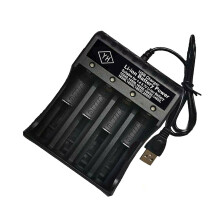 Krasbestendige acculader, intelligent opladen voor oplaadbare batterijen, meerdere beveiligingsinstellingen met hittebestendig ontwerp.