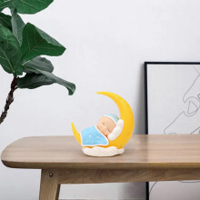 Bambola in miniatura, ornamento 9,3x9 cm in vinile per feste e decorazioni per bambini, con un simpatico design di un bambino addormentato con la