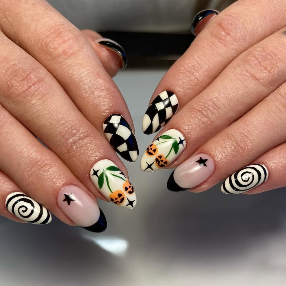 Black/White Halloween Press-On Nails, 24Pcs Dizzy Art Fake Nails With Checkerboard & Spooky Pumpkin Design