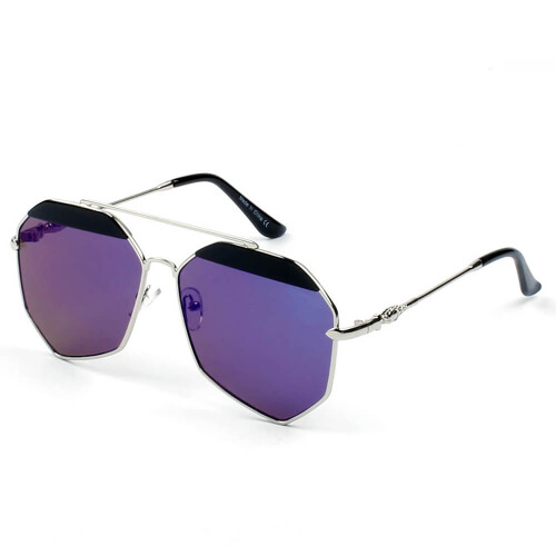 Γυαλιά ηλίου Street Daily Polarized - Λεπτομέρειες με χαραγμένο μπράτσο που ορίζουν το στυλ