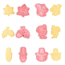 Plastic Cookie Cutters Autumn Harvest Decor Pumpkin Maple Leaf Designs, 6PCS Thanksgiving Baking Tools Set, Featuring Classic Turkey Squirrel Rabbit